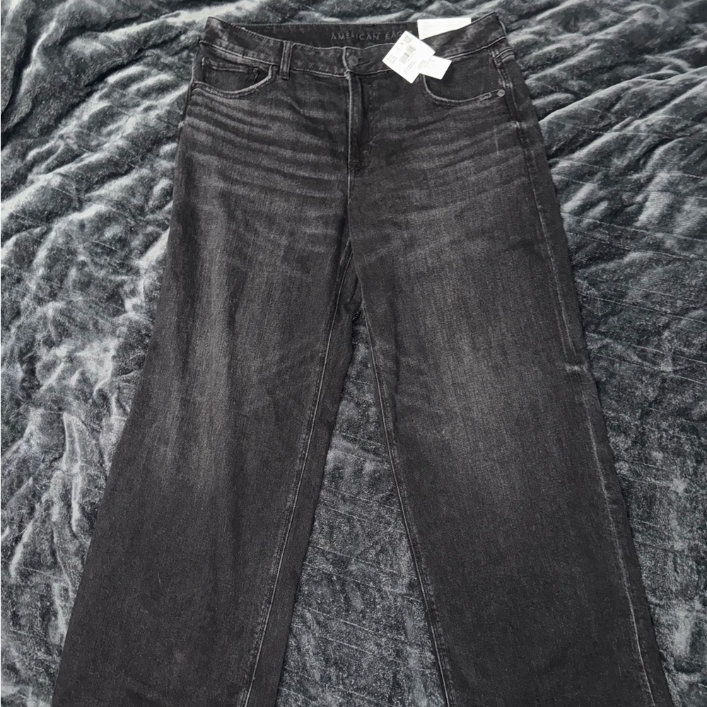 AE Dreamy Drape Stretch Low-Rise Baggy Wide-Leg Jean, Faded Black, Size 10R, NWT